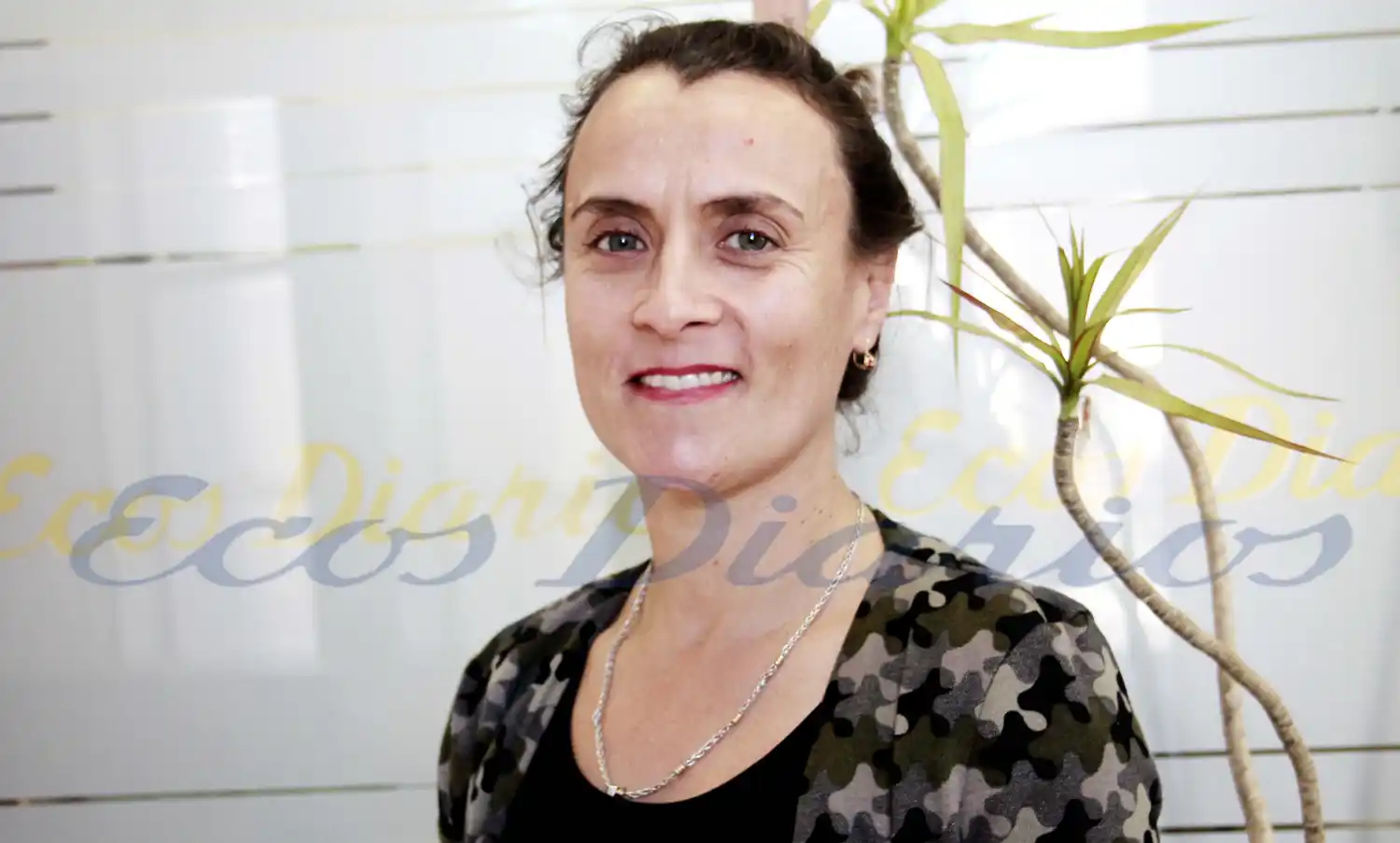“Aun en un contexto bélico en mis novelas no falta el amor”