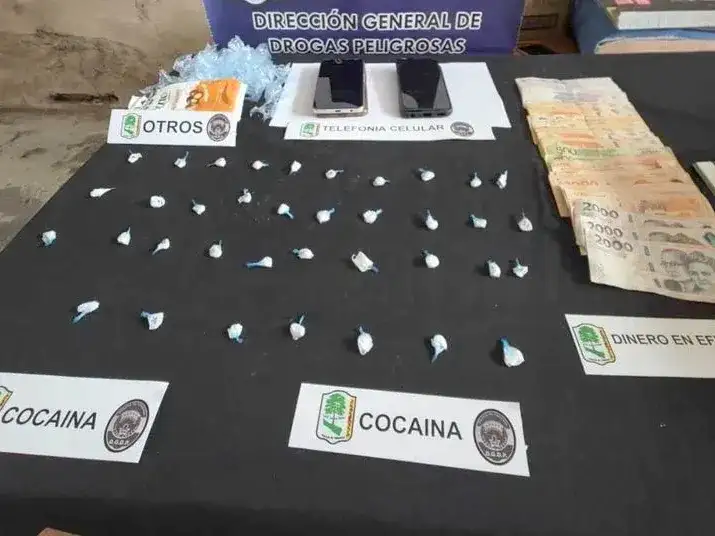 Desbarataron un punto de venta de
drogas, hay dos personas detenidas