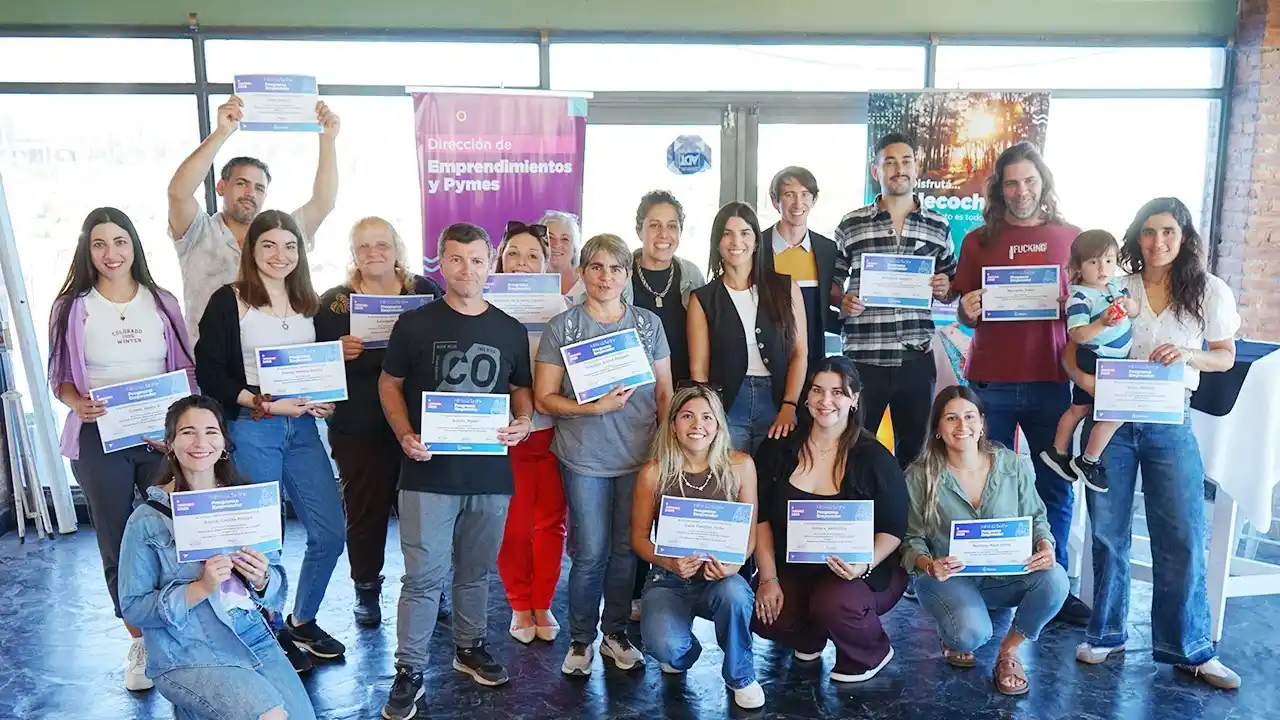 Se entregaron certificados a más de 50 participantes de las capacitaciones gratuitas para emprendedores