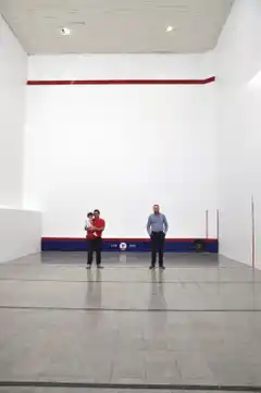 Reformas de Ferro en su cancha de paleta