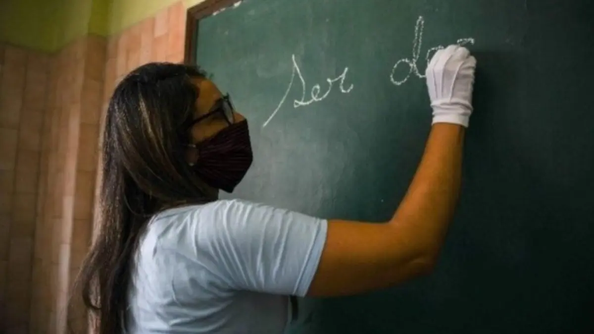 Mientras en Latinoamérica devengan hasta US$ 4.000 al mes, DOCENTES EN VENEZUELA NO GANAN NI US$ 50