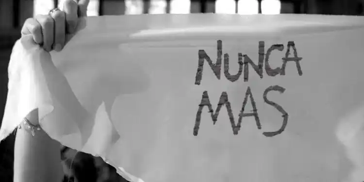 En todo el país organismos de DD.HH. y agrupaciones políticas marchan por la Memoria, la Verdad y la Justicia.