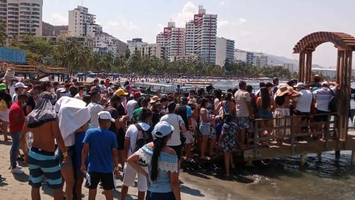 ¡COLAPSARON! Playas de Cartagena y Santa Marta