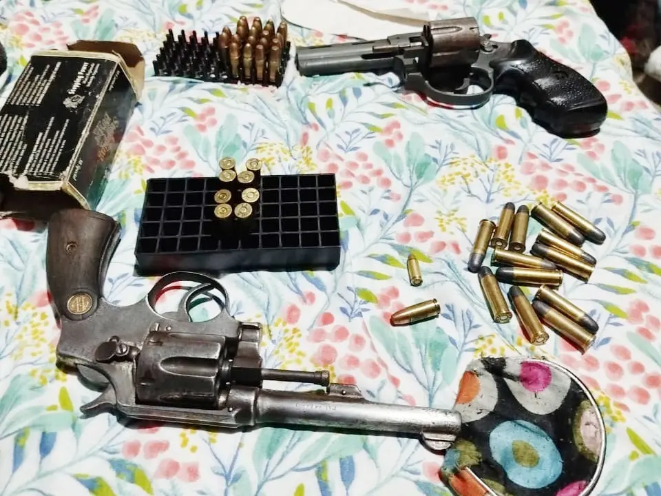Secuestran armas de fuego en allanamiento por violencia de género