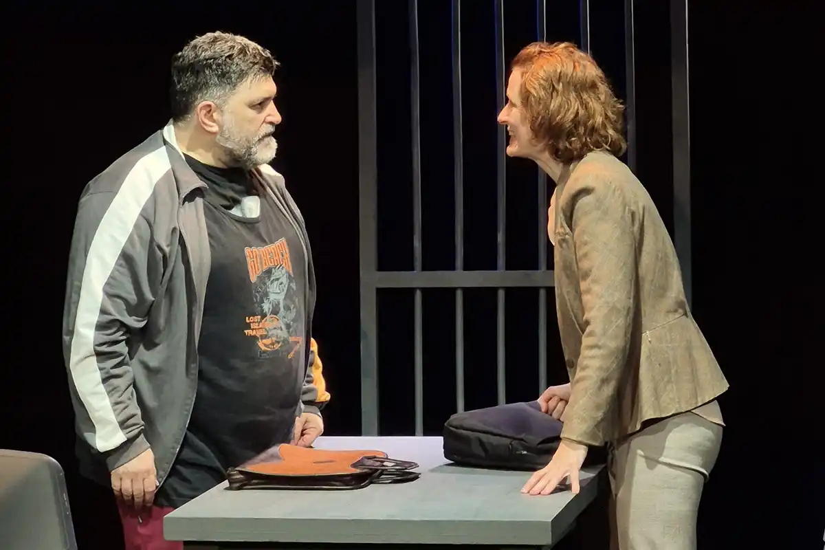 Iván Steinhardt y Romina Pinto protagonizan la puesta. Foto: Sol Vanelli para El Vacío Fértil.