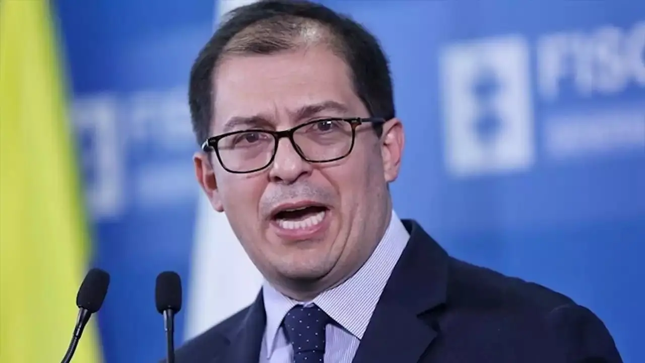¡QUIÉN LO DIRÍA! Fiscal Barbosa respaldando a Gustavo Petro
