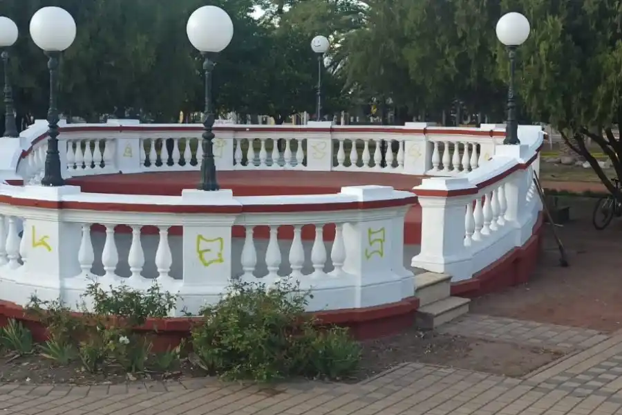 Vandalismo en la Plaza 25 de Mayo