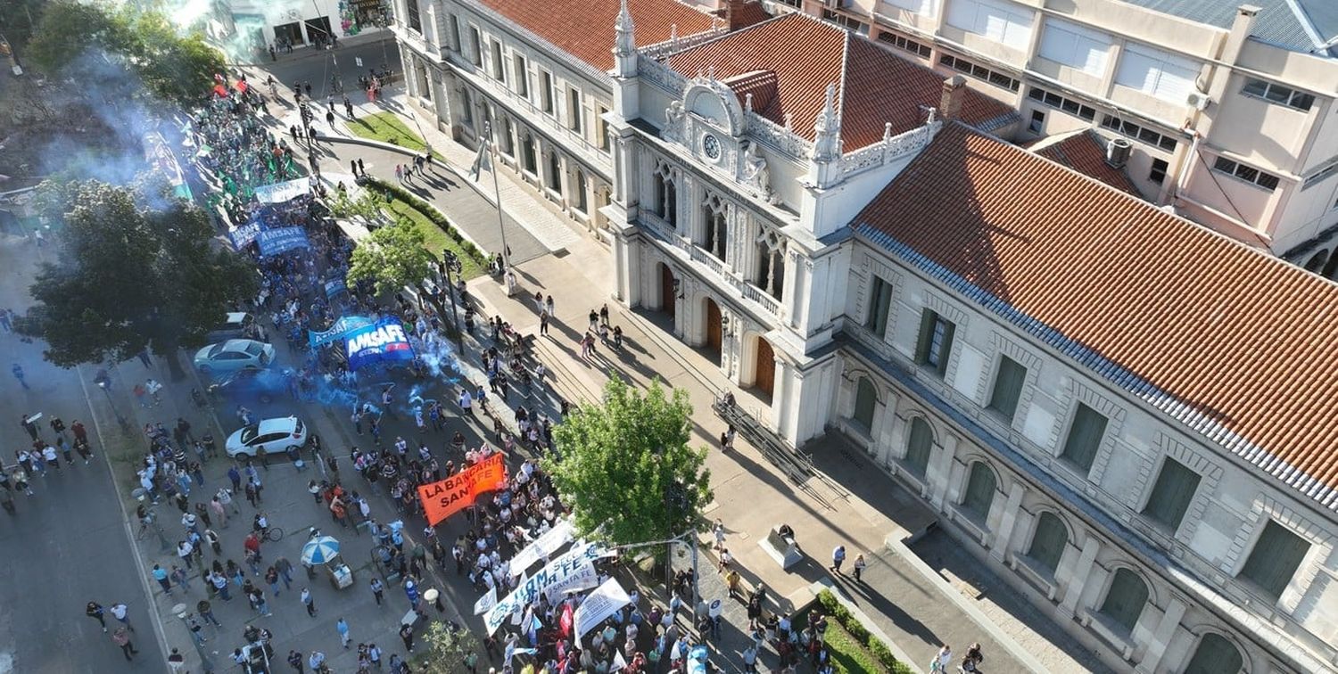 En medio del conflicto con el sector universitario, la Procuración del Tesoro de la Nación autorizó a que la SIGEN vuelva a controlar los fondos que se destinan a las casas de altos estudios de la argentina. Foto: Archivo / Fernando Nicola.