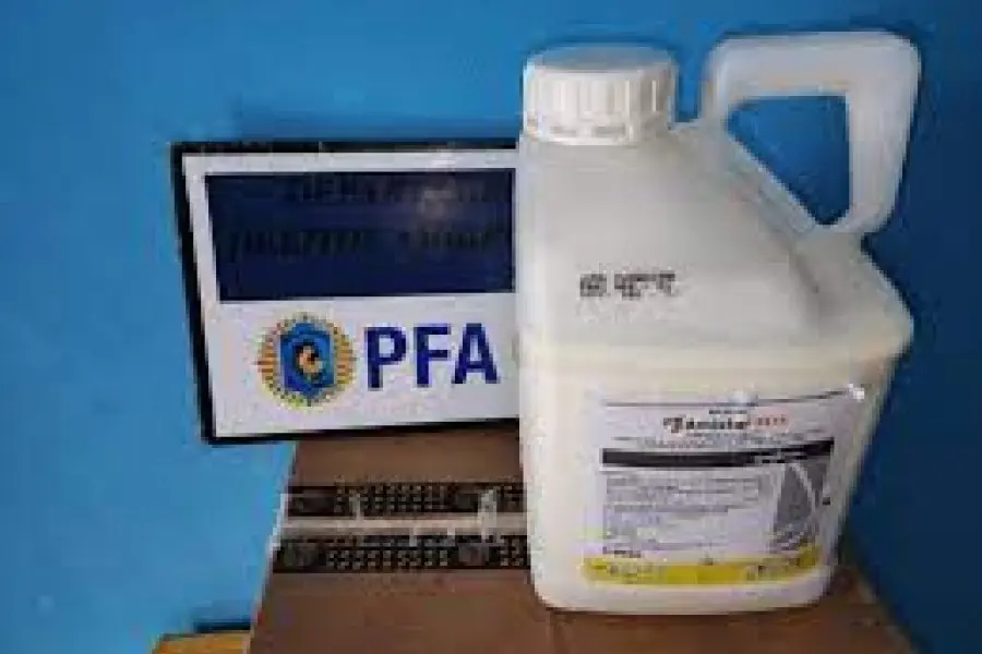 Desbarataron una banda que falsificaba agroquímicos y estafaba a productores del Mercosur