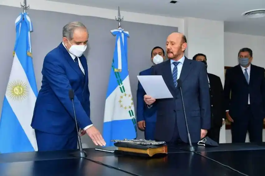 El doctor Aníbal Gómez juró como ministro de Desarrollo Humano