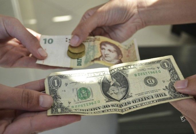Dólar blue sube 29 centavos y se ubica a 10,79