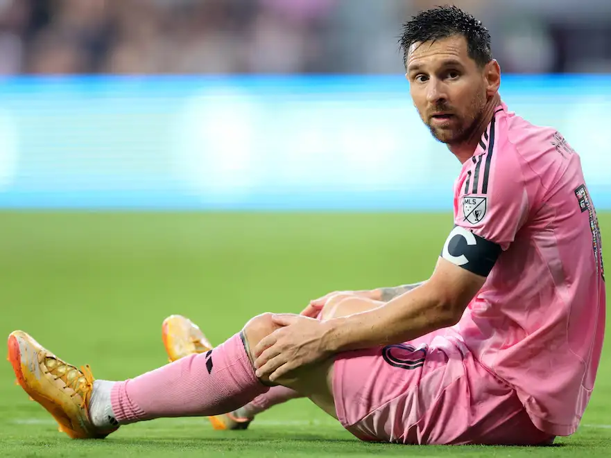 Se confirmo la lesión que sufrió Messi y preocupa al DT de la Selección: cuánto le demandará su recuperación