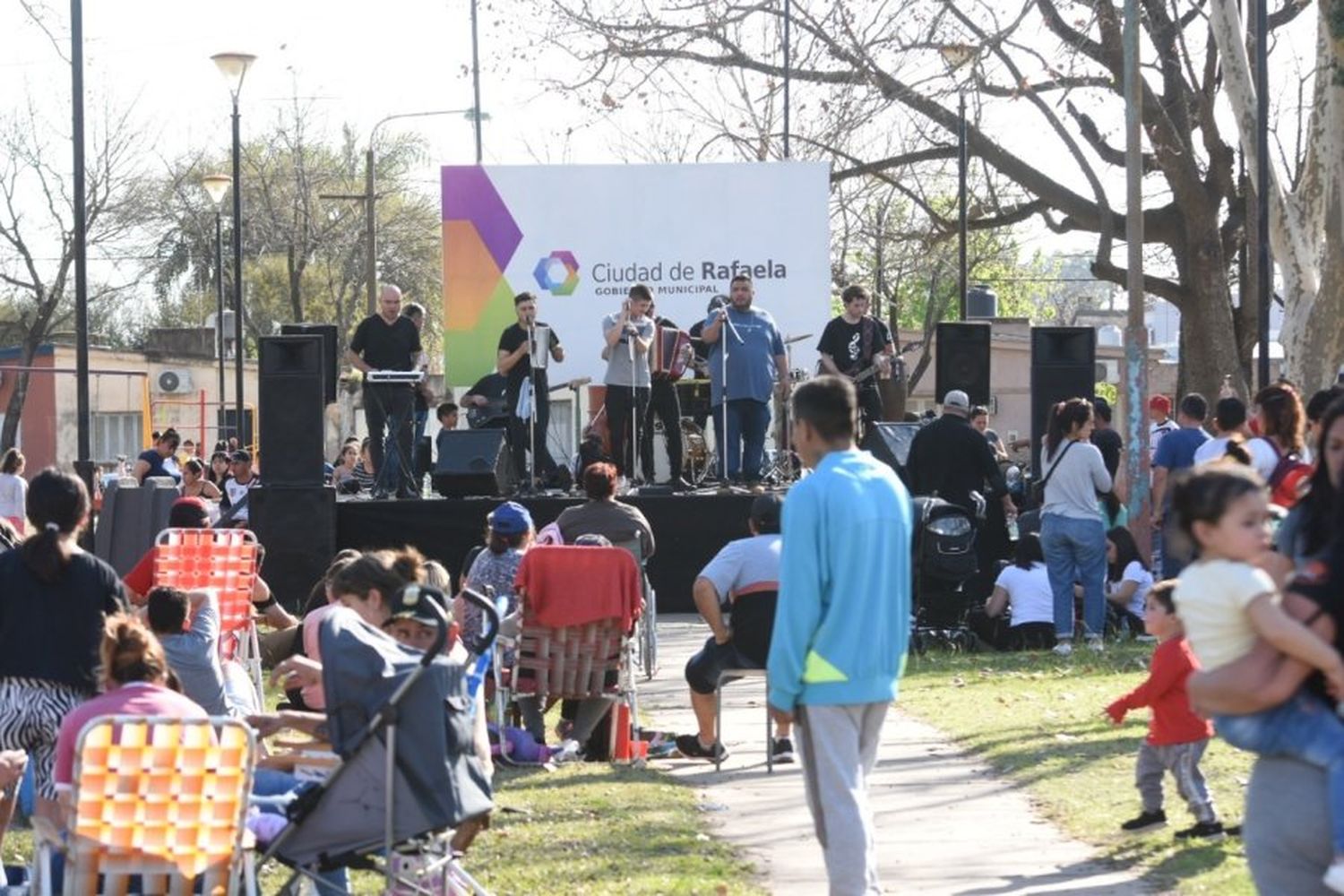 Primera edición de “Sale Primavera”