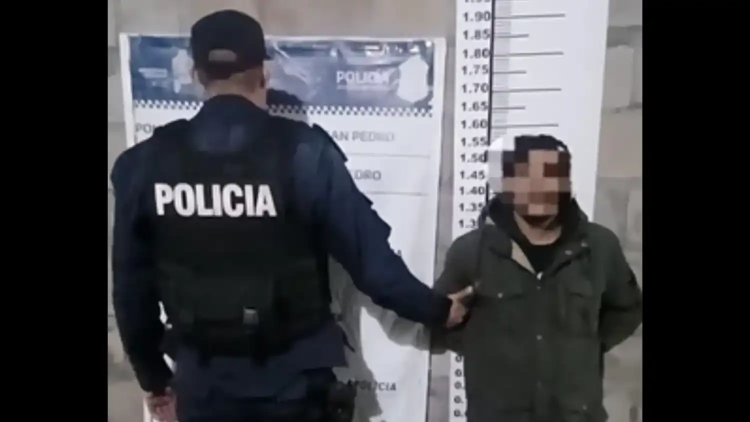 El hombre fue detenido en la madrugada de este sábado, en inmediaciones de Juan B. Thorne 1300.