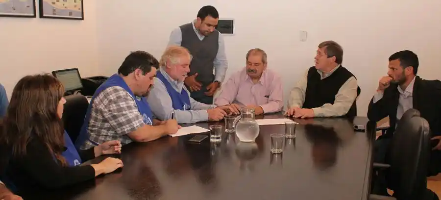 UPCN firmó y se oficializó el acuerdo salarial para los estatales