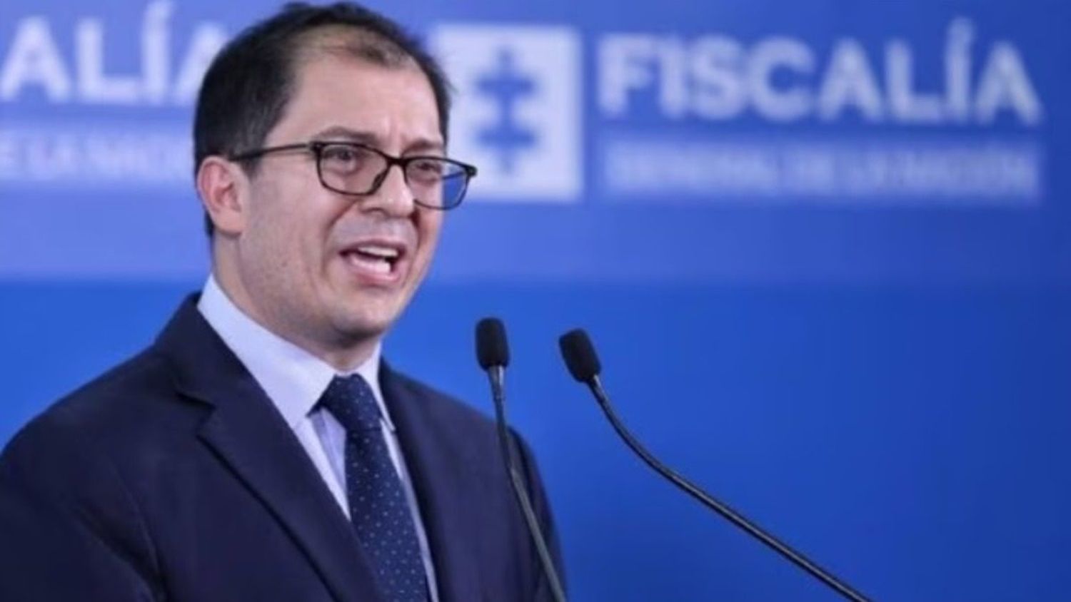 FISCAL BARBOSA SE LAS CANTÓ A PETRO: le recordó que ni lo manda y que no va a gobernar por 20 años (Video)