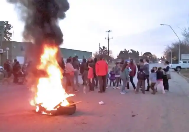 80 viviendas: Vecinos exigieron culminación de las obras edilicias
