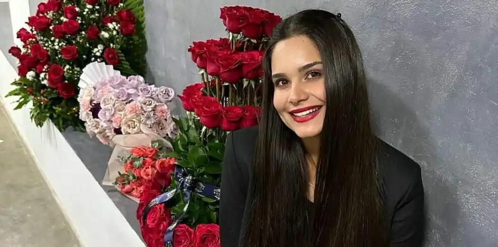 ¡SIN PERDER EL TIEMPO! Michelle Bertolini se comprometió con integrante de Il Volo