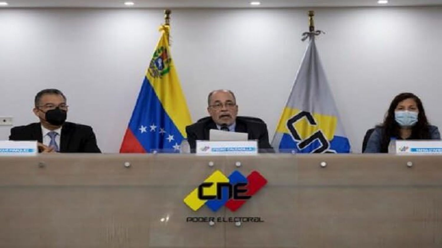 ¿POR QUÉ DEJARON QUE FREDDY SUPERLANO SE POSTULE? Las preguntas que debe responder el CNE