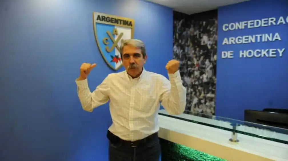 Aníbal Fernández es nuevo presidente de la Confederación Argentina de Hockey