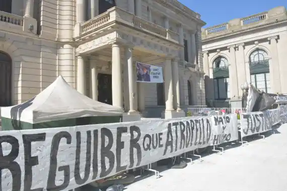 La jueza Aracil rechazó el desalojo del acampe en el Municipio y descartó que exista una usurpación