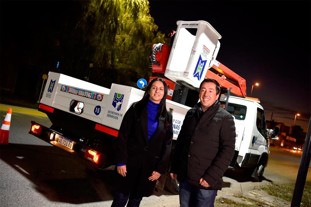 Leo Nardini supervisó el recambio de luminarias LED en Polvorines: "Saldamos una deuda con los vecinos"