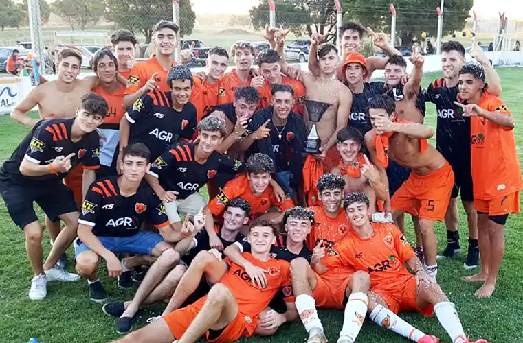 Villa Díaz Vélez campeón en Reserva