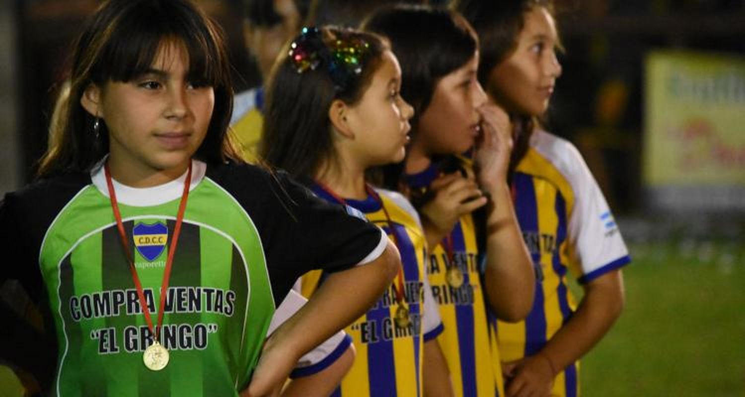 La LDI cerró su primer certamen oficial con niñas y dos campeones