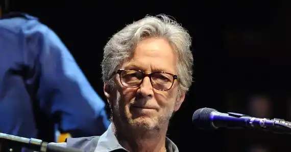 Eric Clapton, contra la vacuna del Covid-19: "Son víctimas de una hipnosis masiva"