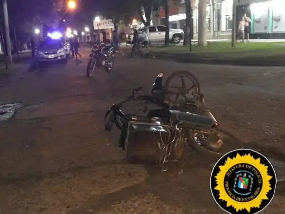 Chocaron una moto y una camioneta, sin heridos graves
