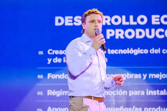 “Es imperioso para los olavarrienses que Massa sea presidente para la continuidad de las obras”, dijo intendente electo