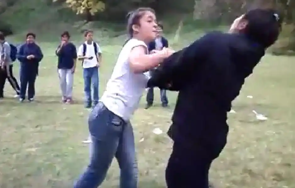 Difunden el video de feroz pelea entre alumnas de escuela paranaense
