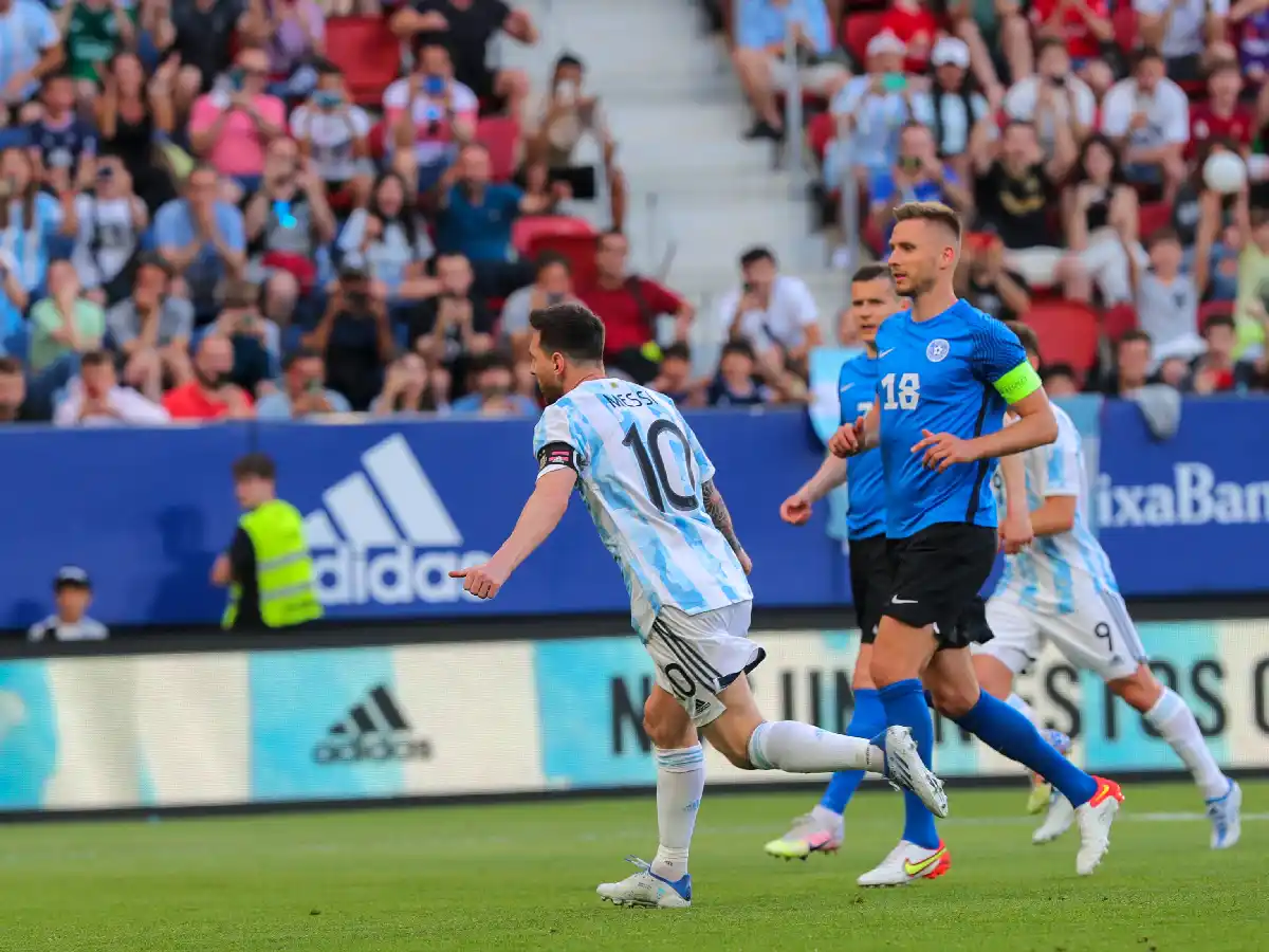 Messi dio un show frente a Estonia