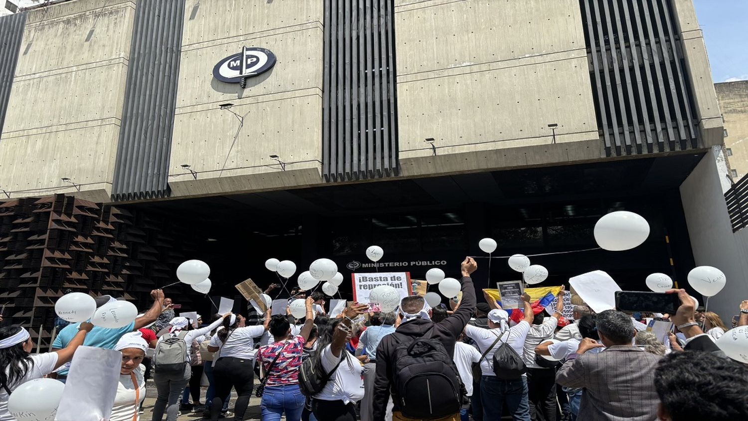 PROVEA exige dejar de «normalizar la incomunicación de presos» en Venezuela