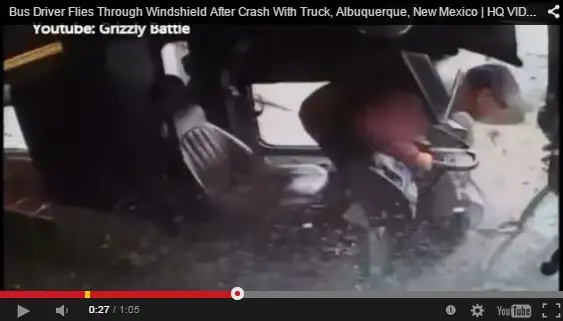 Video: Conductor incauto salva milagrosamente su vida