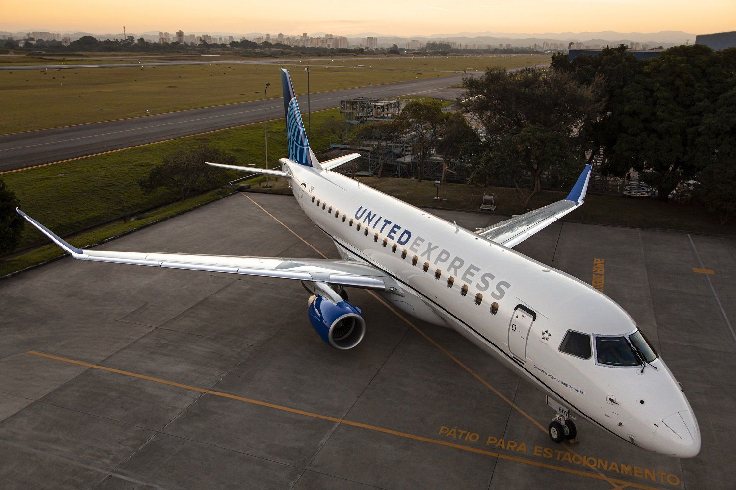 Alegría brasileña en Le Bourget: United pide hasta 39 E175