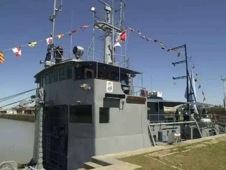 Unidades de la Armada Argentina en el puerto de Santa Fe - 1