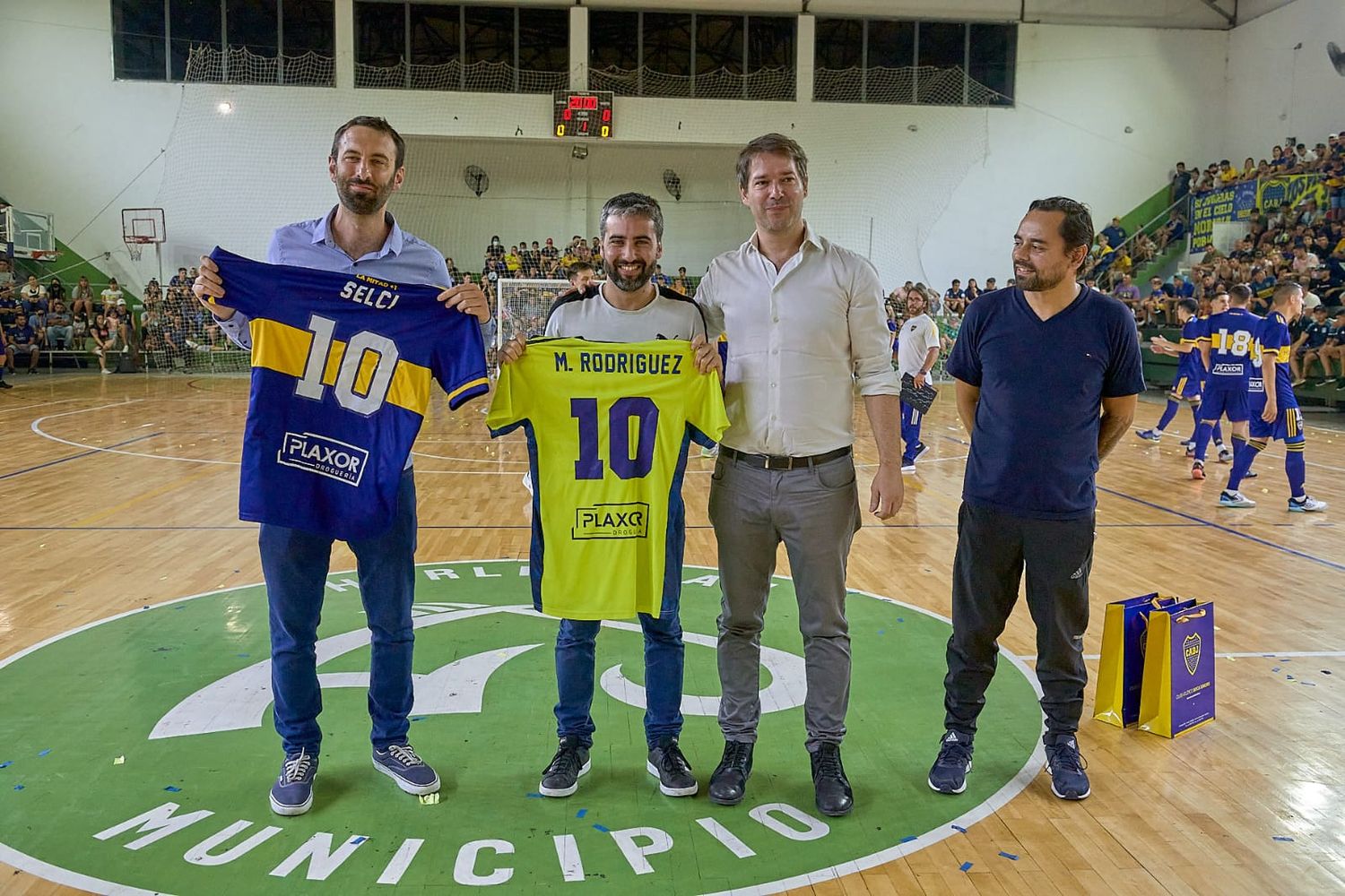 Vecinos disfrutaron el debut del equipo de Futsal de Boca en el Microestadio de Hurlingham
