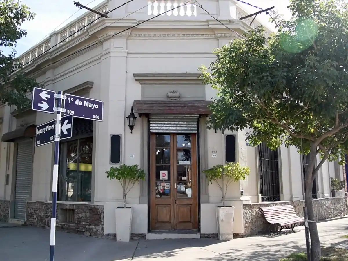 Robaron en comercio de pastas de barrio Sarmiento 