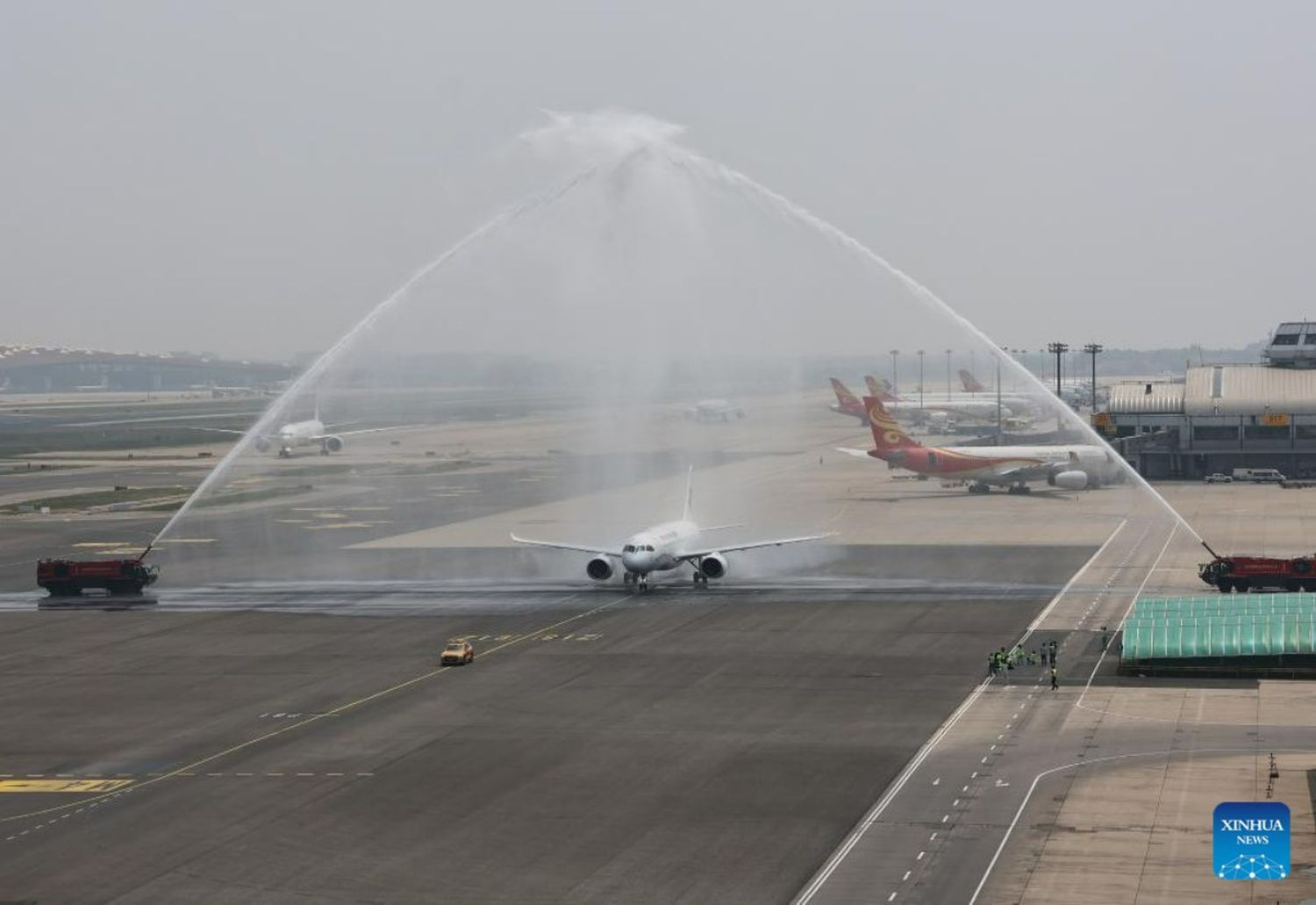 El C919, el avión chino que desafía al A320 y B737, realiza su primer vuelo comercial