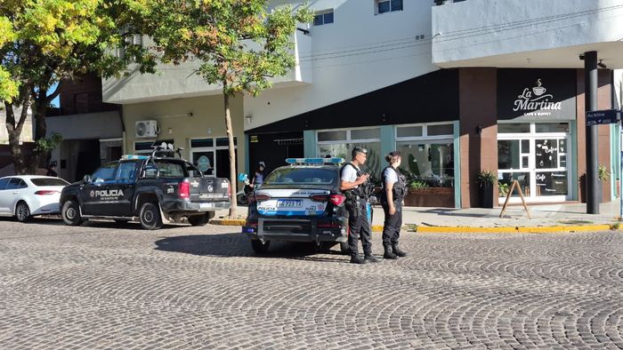 ÚLTIMO MOMENTO | Despliegue policial y corte de tránsito por un operativo de desalojo en Avenida Mitre - 5