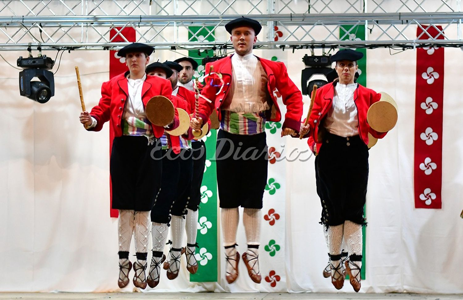 El grupo “Goizaldi”. Durante su actuación de anoche