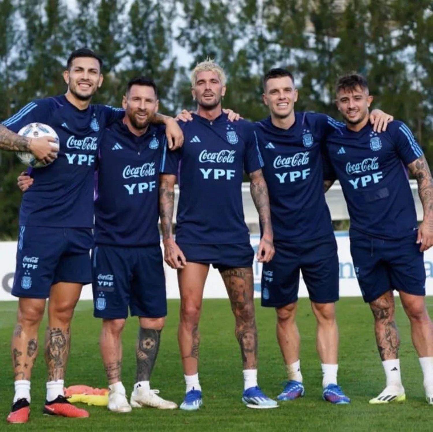 Con Messi a la cabeza y plantel completo, la Selección Argentina le apunta a Uruguay y Brasil