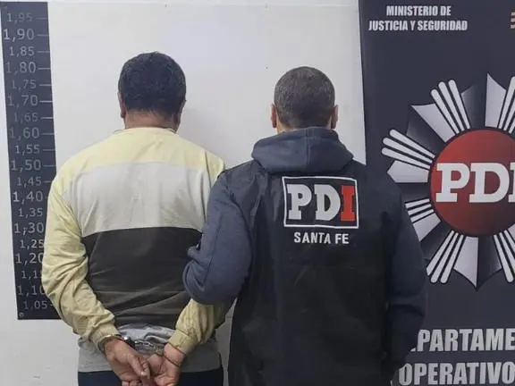 Cayó en el City Center un hombre que se robó tres millones de pesos de una catedral de Venado Tuerto