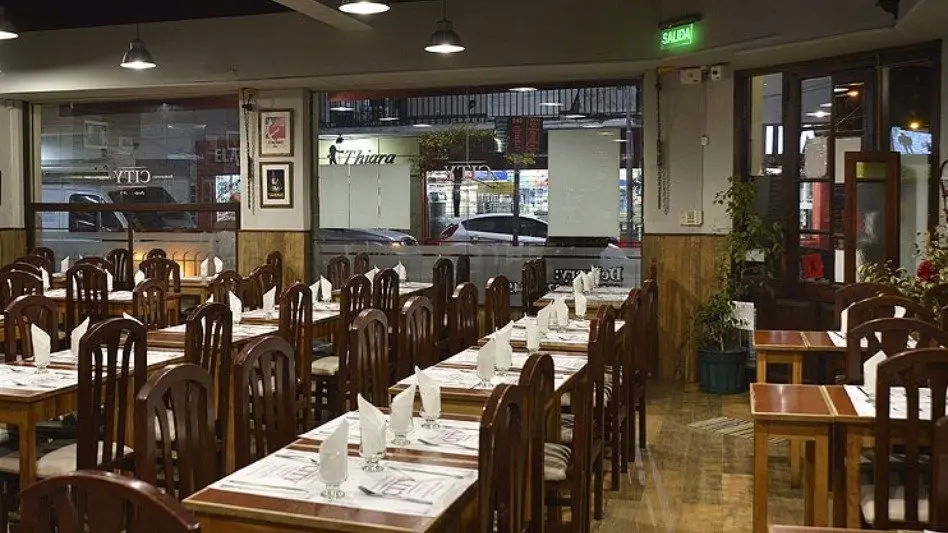 Gastronómicos acordaron un 34% de aumento y plus de temporada