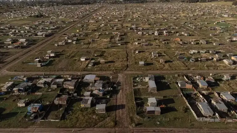 La toma de tierras en Los Hornos, La Plata