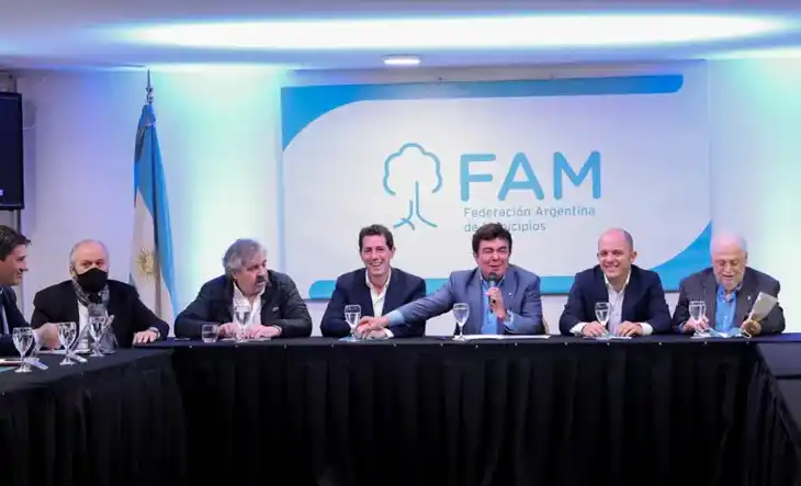 500 intendentes presentaron un recurso de amparo contra el DNU de Milei