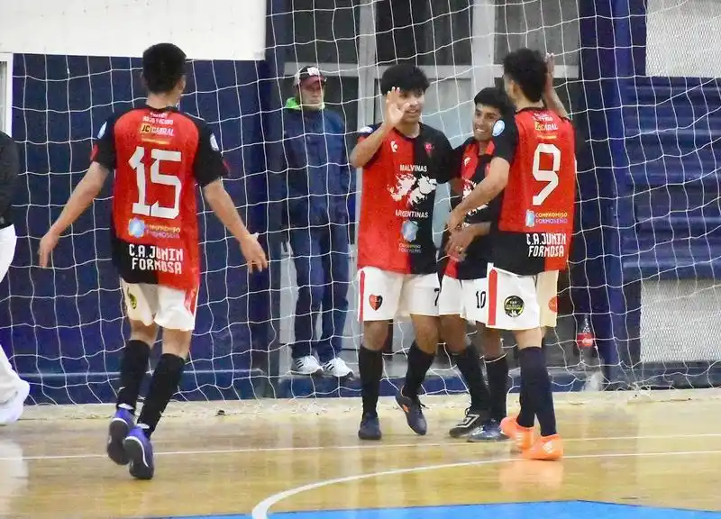 Junín se adelantó a Sanagus y
Franjeados igualó con Sector R