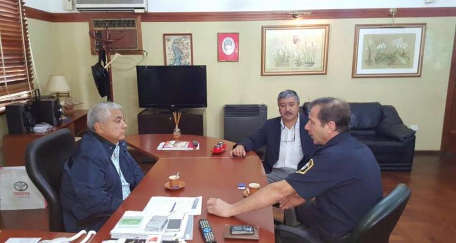 Tras violentos hechos, el Gobierno recibe a las autoridades policiales