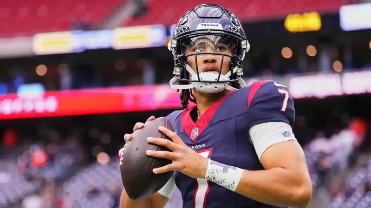 Cárcel, drogas y deudas: la vida familiar de C.J. Stroud